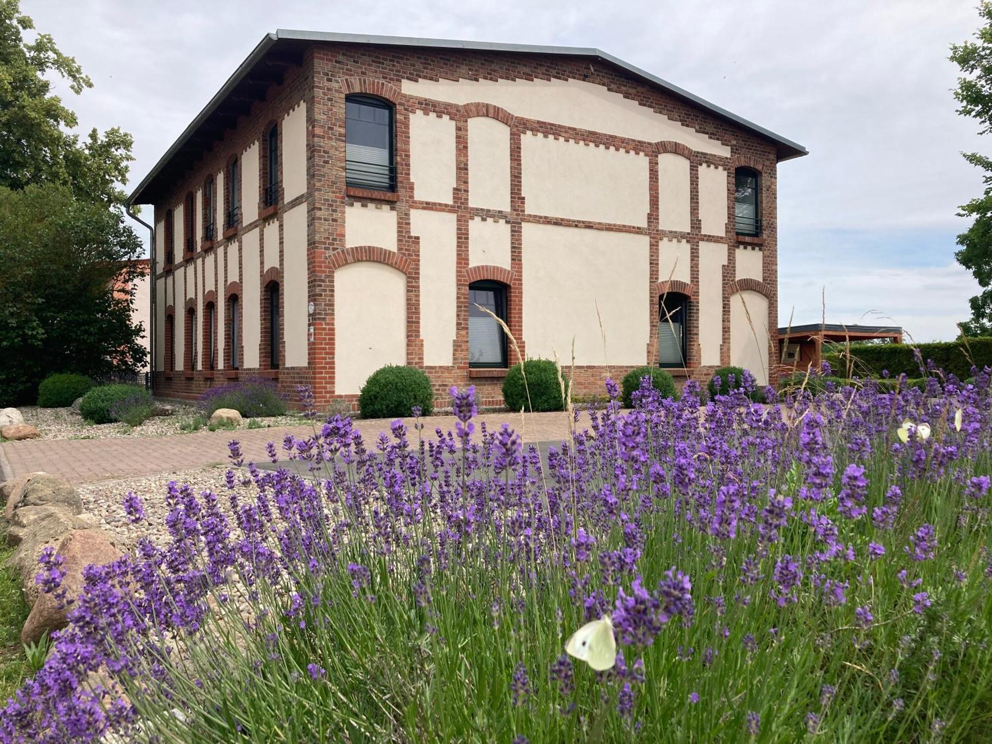 Ferienwohnungen In Der Alten Schnitterkaserne Prenzlau Exterior photo